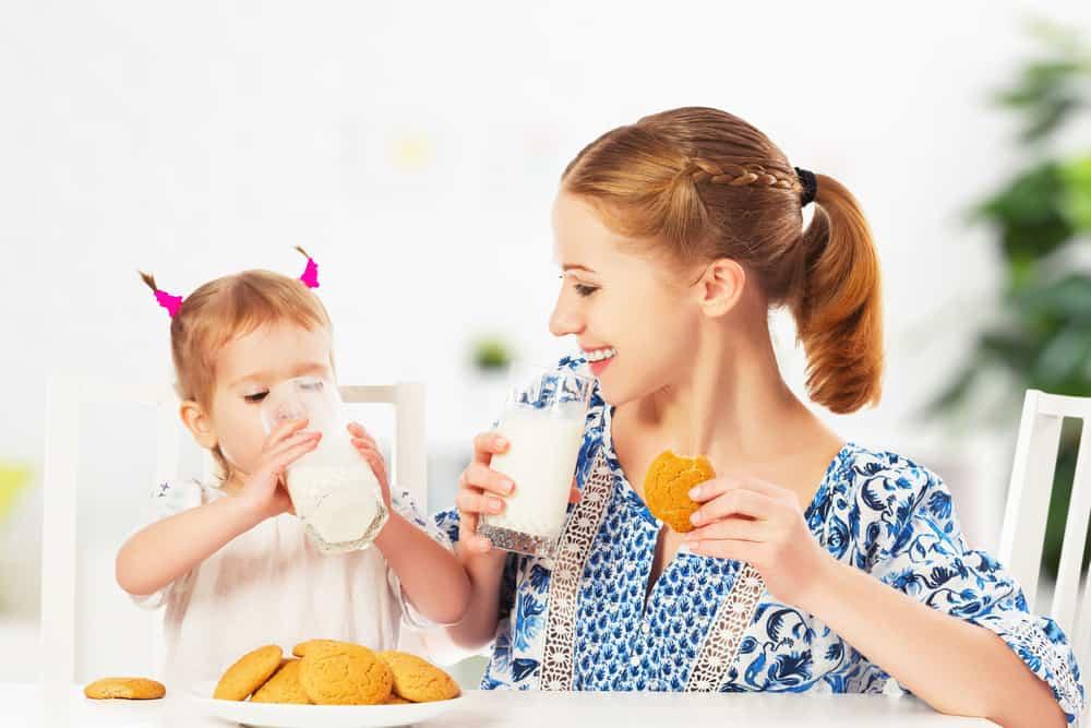 Dị ứng đạm sữa bò ở trẻ nguy hiểm thế nào? Dấu hiệu và cách xử lý dị ứng