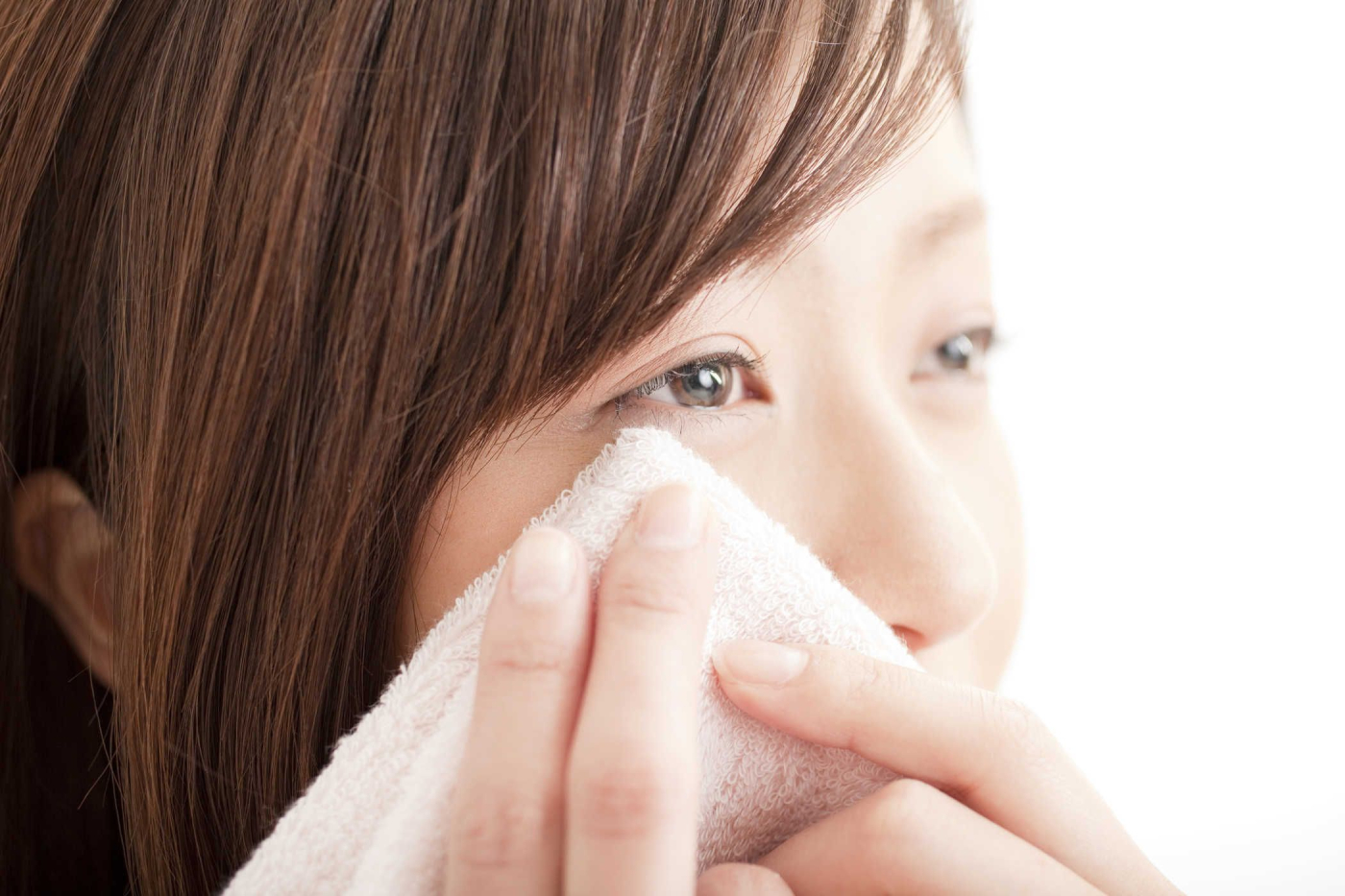 4 mẹo chọn kem dưỡng vùng da quanh mắt