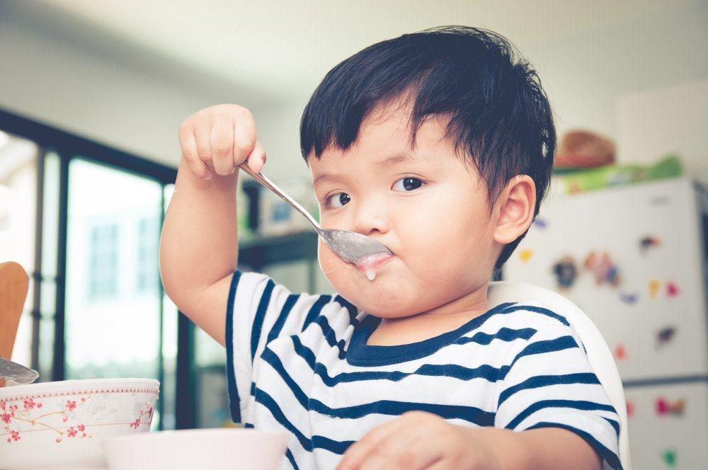 Bí quyết xây dựng chế độ ăn uống cho trẻ 2 tuổi