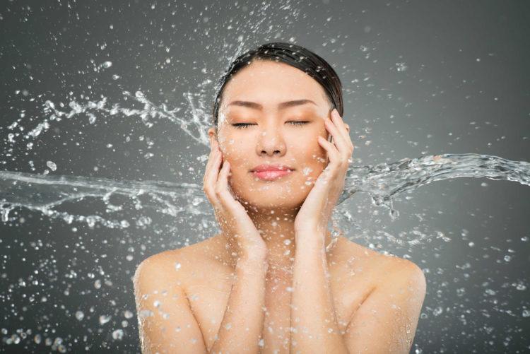 Mẹo rửa mặt đúng cách cho làn da trắng sạch mịn màng