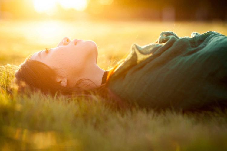 10 mẹo đơn giản giúp bạn thoát khỏi bệnh trầm cảm