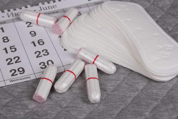 Báo động kinh nguyệt ra nhiều: 4 trường hợp cần đi khám ngay!