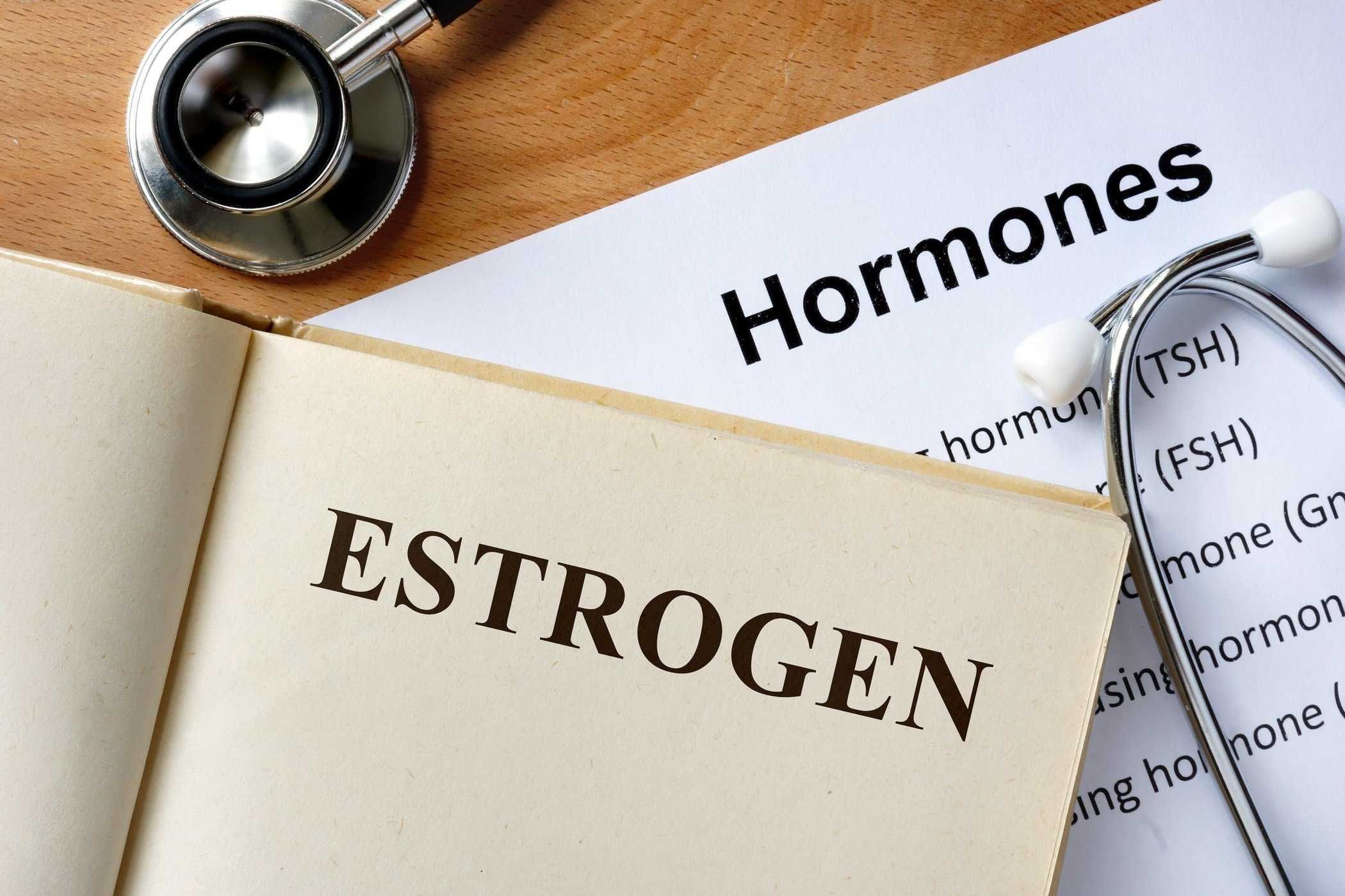 estrogen-cao-can-benh-de-doa-suc-khoe-ca-nam-va-nu