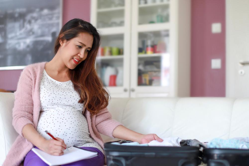Chuẩn bị đồ đi sinh gọn nhẹ trong mùa dịch từ tư vấn của bác sĩ sản khoa