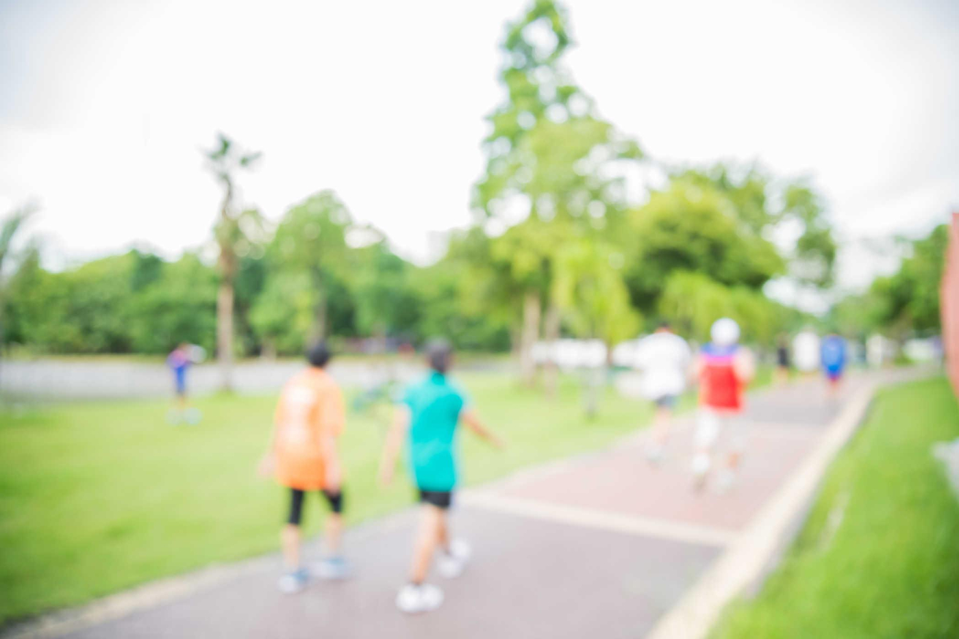 Người mắc thoát vị đĩa đệm có nên đi bộ?