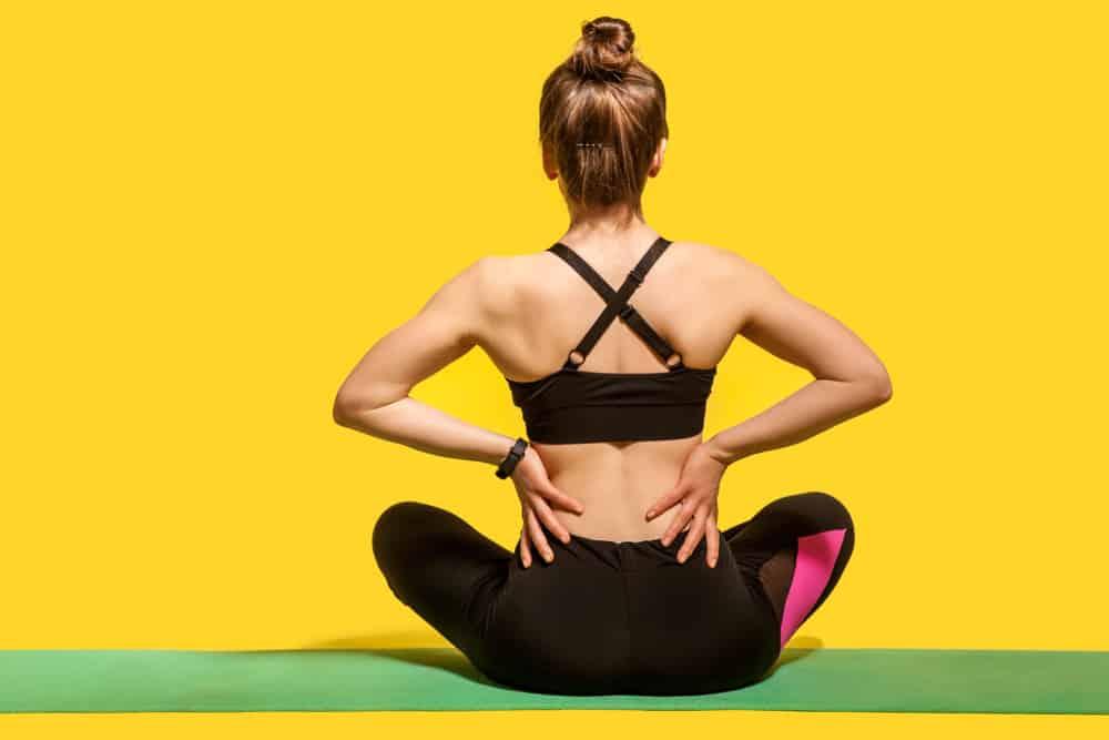 Người bị thoái hóa cột sống có nên tập yoga?