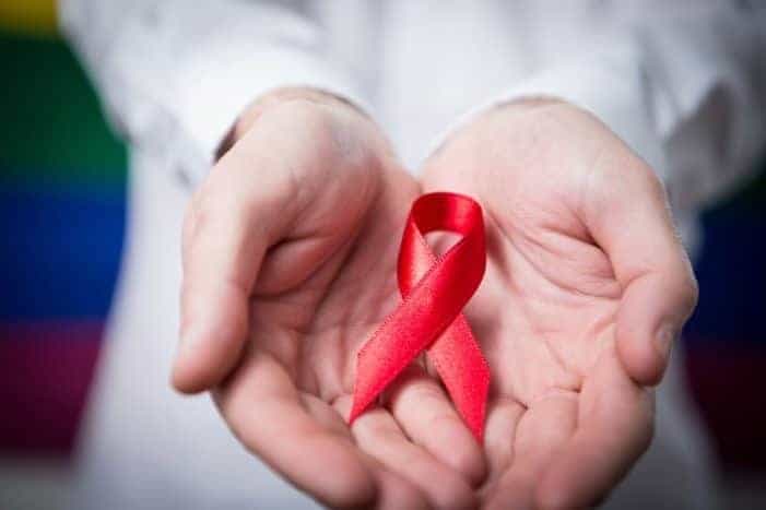 5-hieu-lam-ve-hiv-ma-bay-lau-nay-ai-cung-don-dai