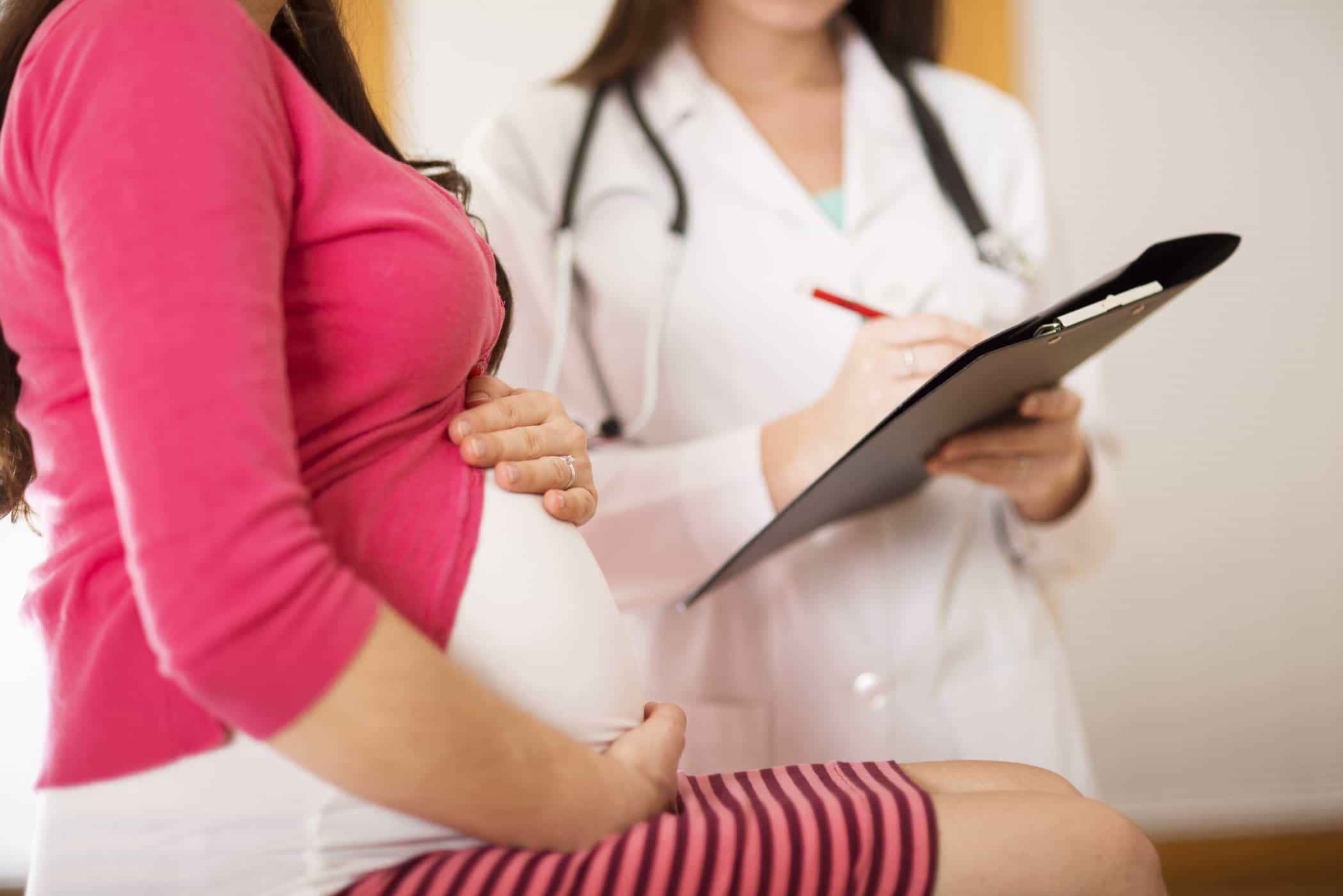 Tiêm phòng uốn ván cho bà bầu: Những điều mẹ cần biết