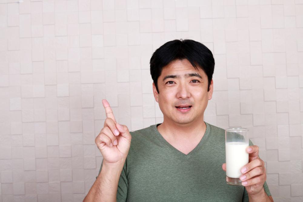 nam-gioi-co-nen-uong-sua-dau-nanh