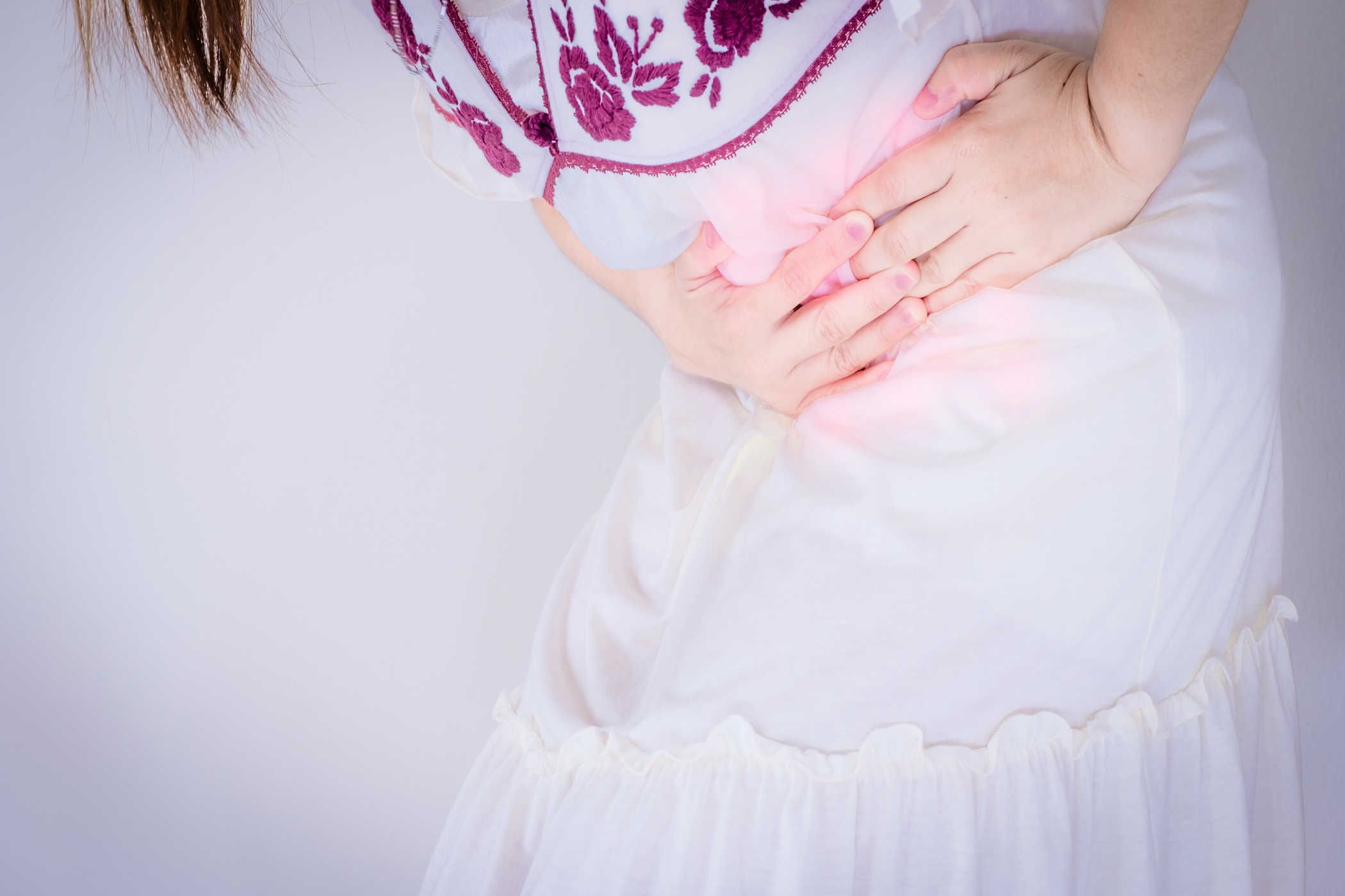 Đau bụng dưới bên trái ở trẻ: Những điều bố mẹ cần biết