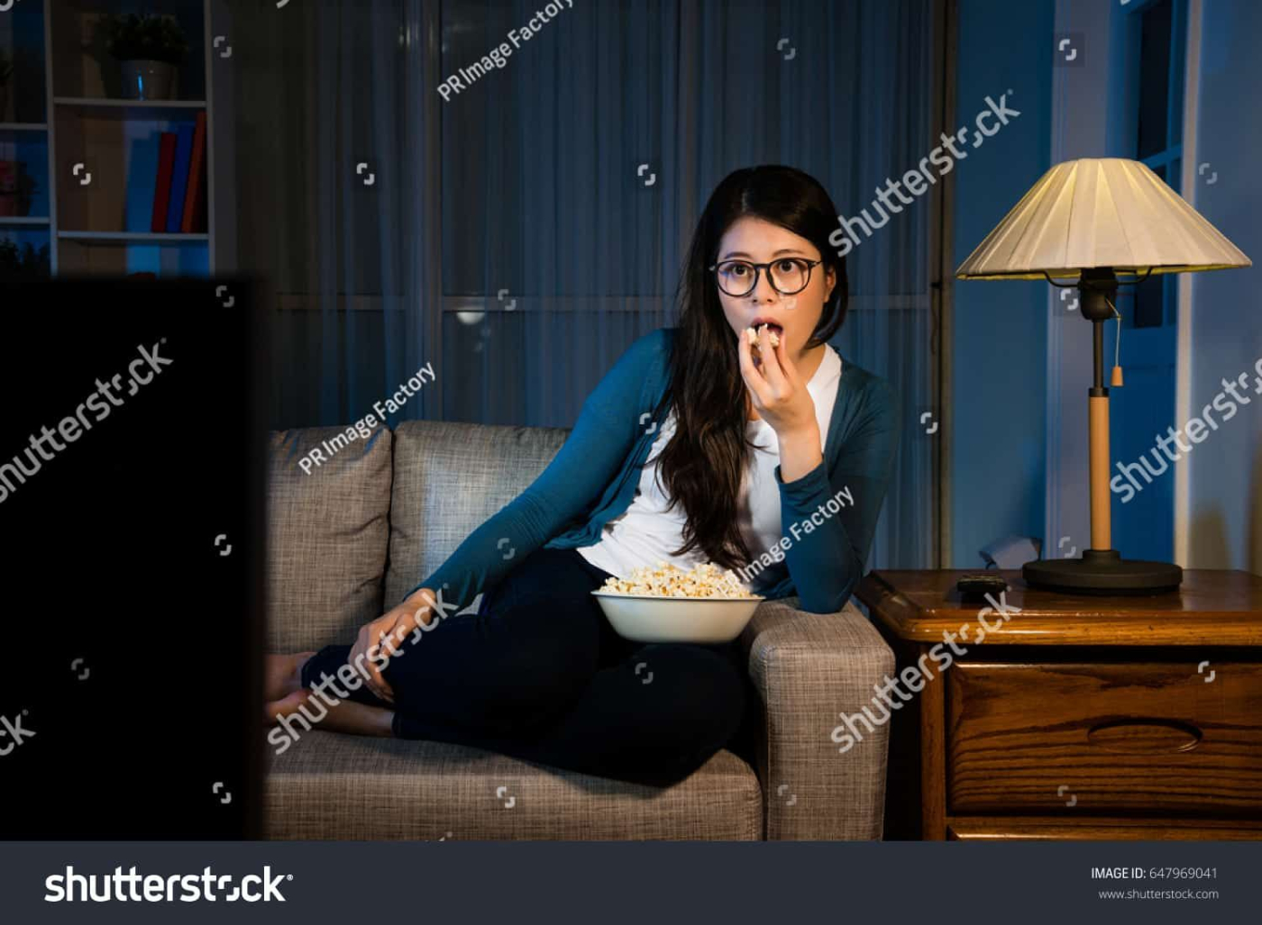 Mẹo hay giúp bạn sớm “tạm biệt” thói quen ăn đêm tai hại