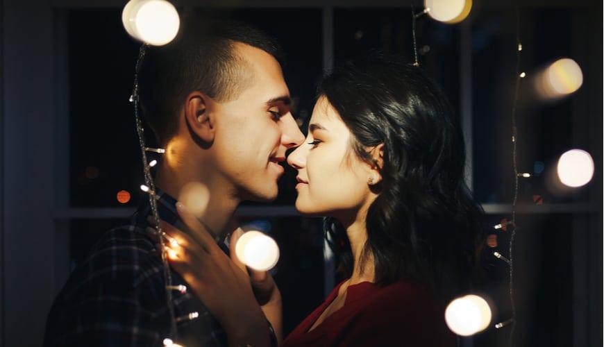 Sex lần đầu có đau không? Cần chuẩn bị gì để lần đầu làm chuyện ấy thăng hoa?