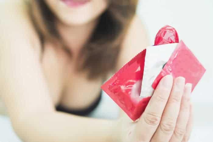 5 bước trong cách đeo bao cao su nữ và 6 điều thú vị về bao cao su cho nữ