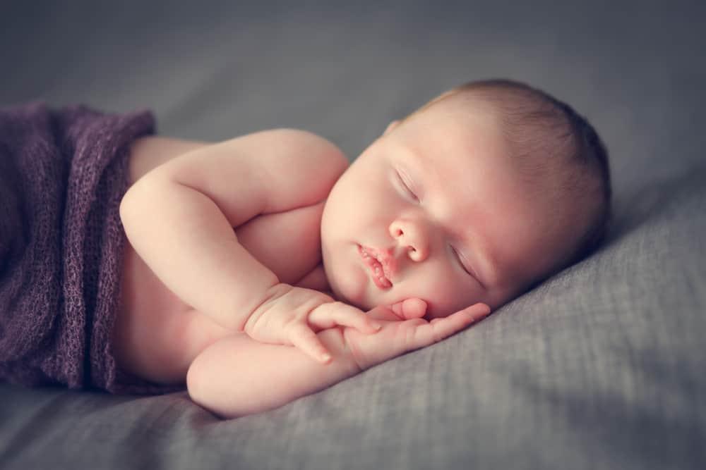 Vàng da sơ sinh: Tất tần tật những điều mẹ cần biết!