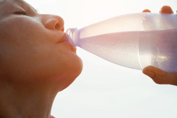 Chứng khát nước liên tục là do đâu? Cách điều trị hiệu quả là gì?