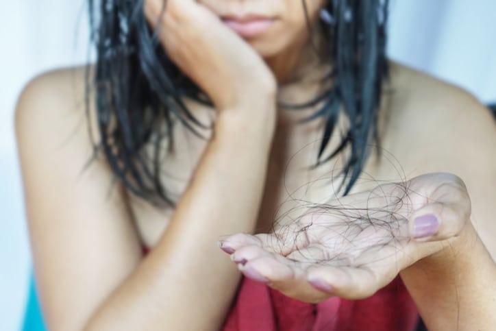 Các nguyên nhân gây ra chứng rụng tóc ở thanh thiếu niên