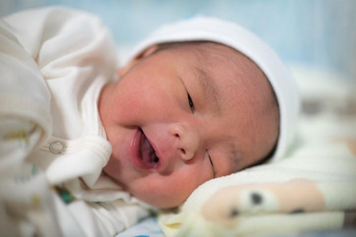 Trẻ sơ sinh thở khò khè: Dấu hiệu nhận biết và cách chăm sóc trẻ