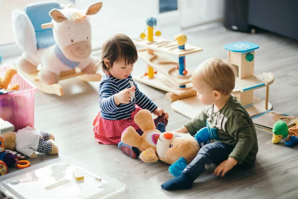 Đồ chơi cho trẻ em: Bí quyết chọn đồ chơi theo độ tuổi