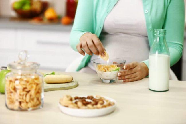 Bà bầu nên ăn gì trong 3 tháng cuối? Bí quyết dinh dưỡng mẹ cần biết