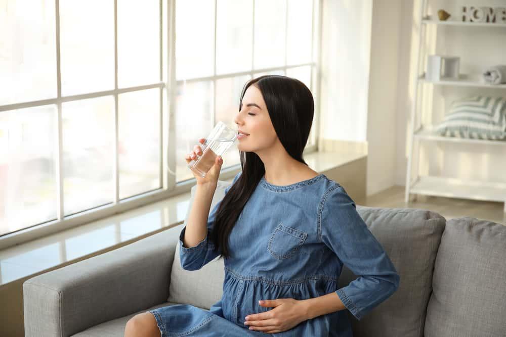 Nhận biết dấu hiệu thiếu ối và thử ngay cách tăng nước ối đơn giản