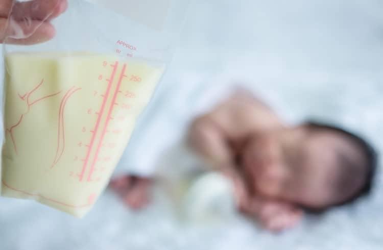 Cách bảo quản sữa mẹ đúng chuẩn và cách rã đông sữa an toàn cho bé