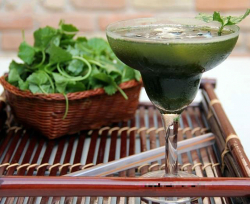 Chăm sóc da khỏe đẹp với rau má