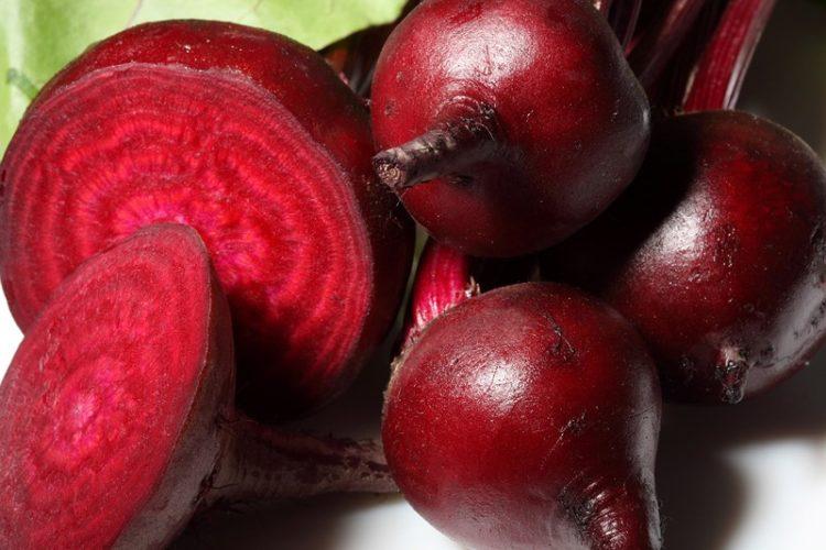7 phương pháp làm đẹp tự nhiên với củ dền