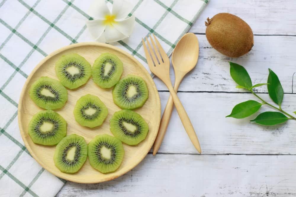 Mẹ bầu ăn kiwi được không? Khám phá 6 lợi ích và lưu ý cần biết