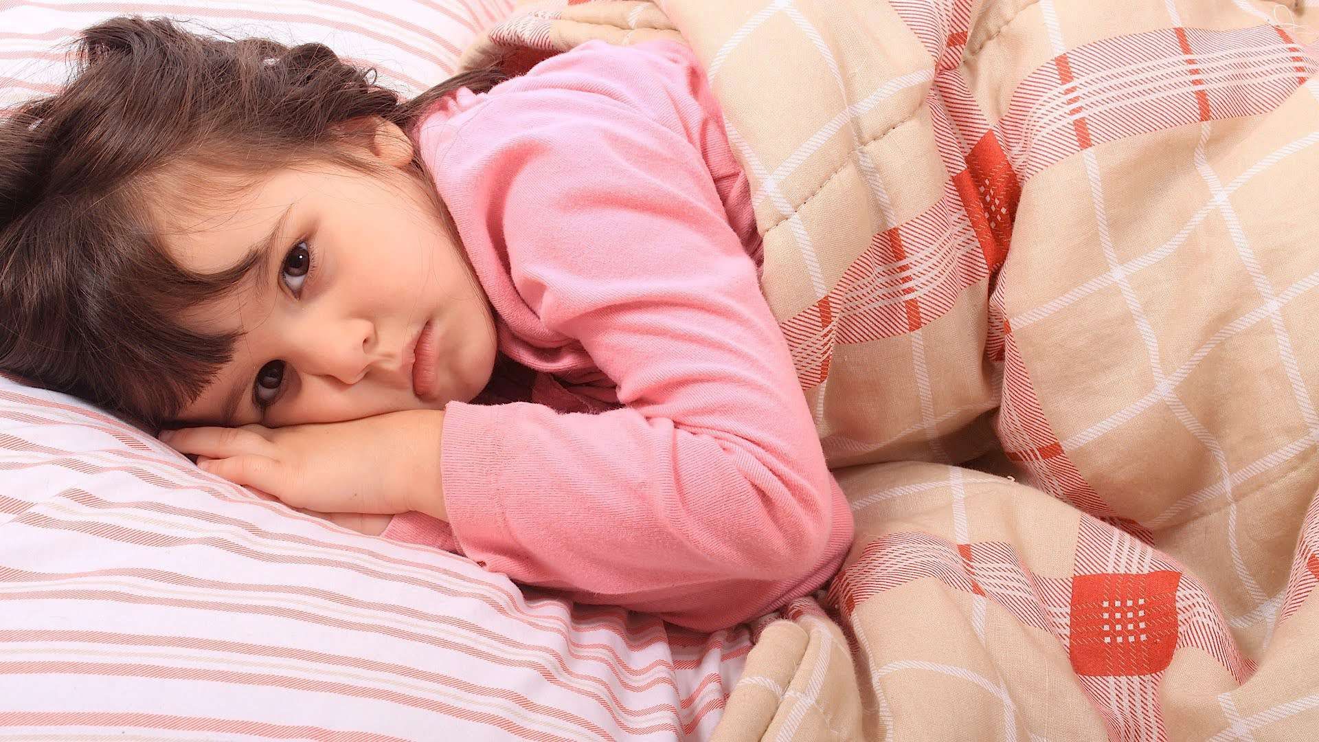 lieu-phap-tri-mat-ngu-o-tre-em