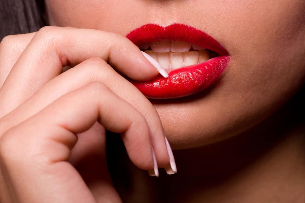 Xăm môi KIÊNG gì? Cách ăn uống, chăm sóc để môi lên màu đẹp