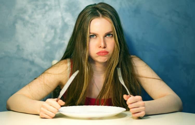 Làm sao để tránh cáu gắt khi đói bụng?