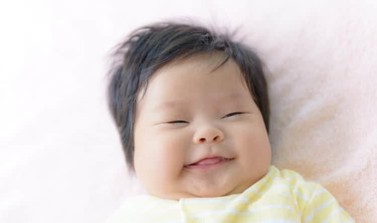 Trẻ sơ sinh bú mẹ cần bổ sung những vitamin và khoáng chất gì?