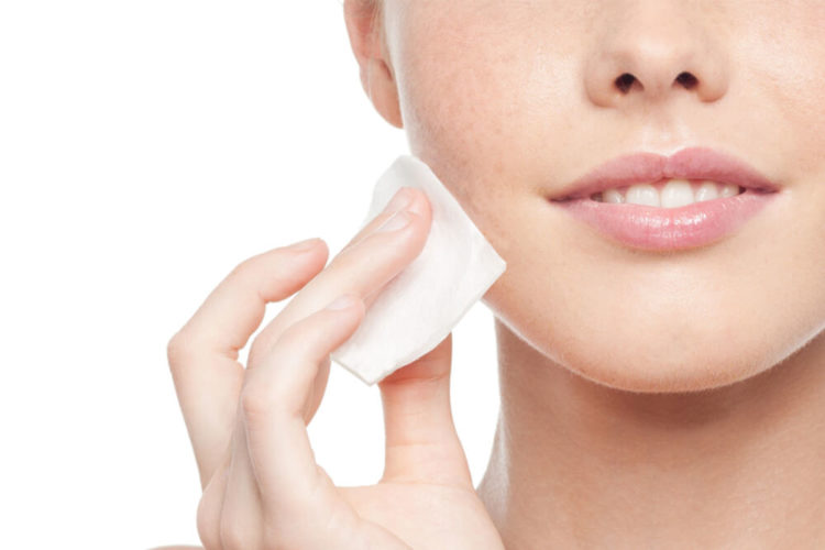 Cẩn thận khi sử dụng khăn ướt để bảo vệ làn da