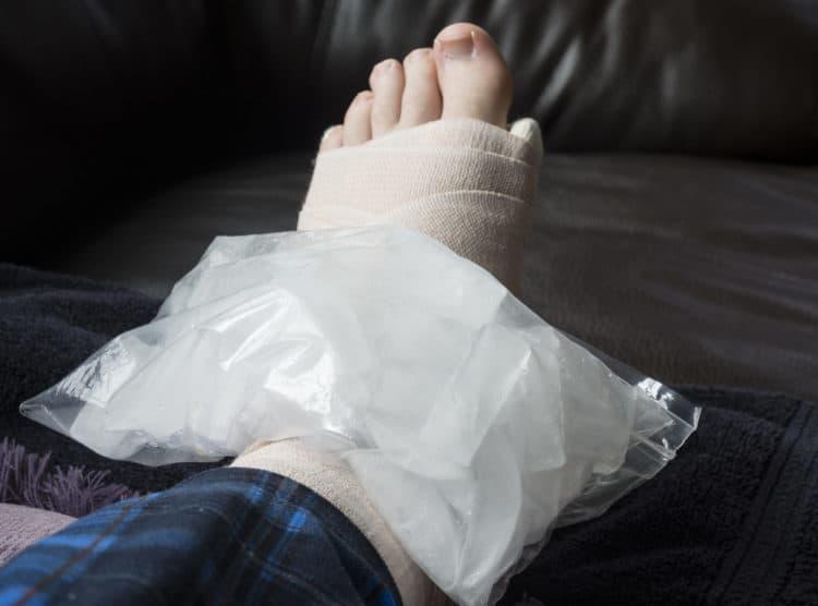 Bạn có nên chườm đá khi bị chấn thương do chạy bộ?