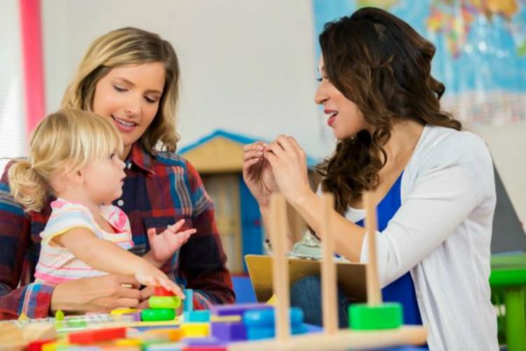 Ngôn ngữ ký hiệu giúp con thông minh, bạn đã thử dạy bé?