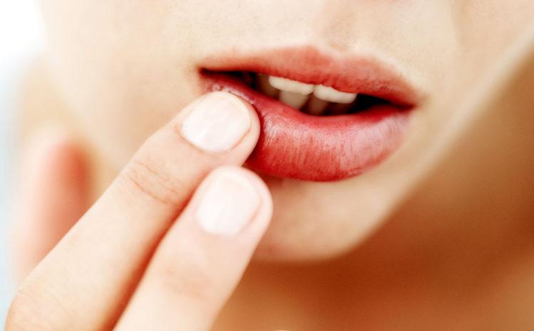 Làm sao ngăn ngừa trời lạnh môi khô cực kỳ hiệu quả?