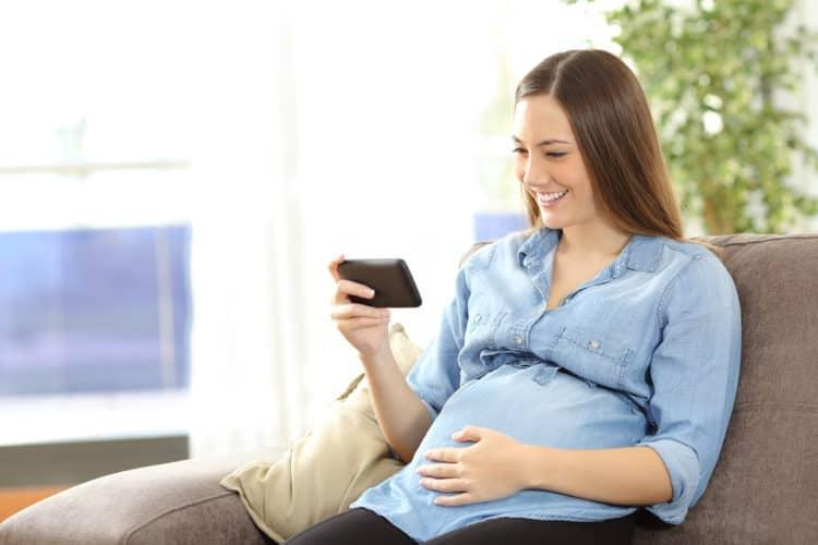 Sử dụng điện thoại khi mang thai có gây hại gì cho thai nhi?