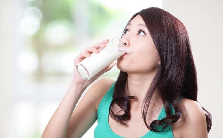 Đừng lầm tưởng uống sữa tốt cho xương