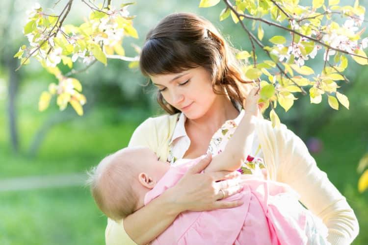 7 cơn đau sau sinh thường gặp và bí quyết giảm đau nhanh
