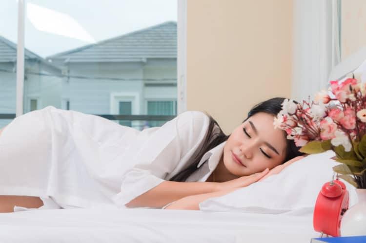 y-nghia-nam-mo-thay-mang-thai