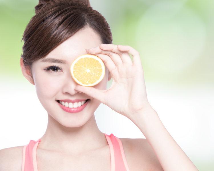 Bột vitamin C có phải là "thần dược" giúp trẻ hóa làn da?