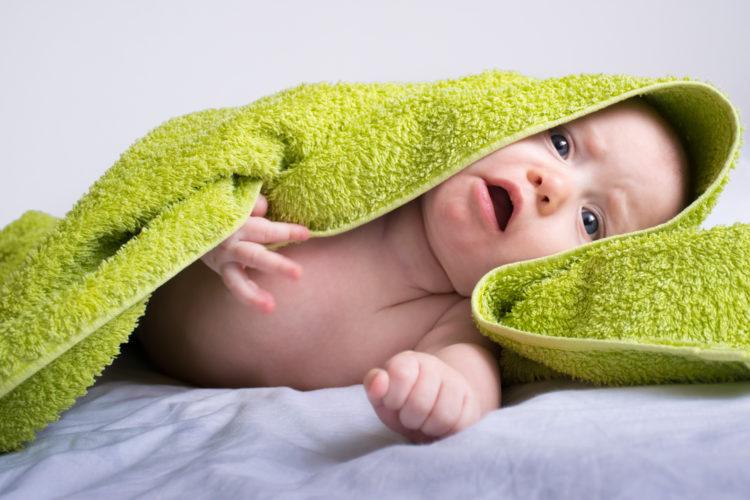 Trẻ sơ sinh bị ho: Bố mẹ nên làm gì? Khi nào cần đưa trẻ đi khám?