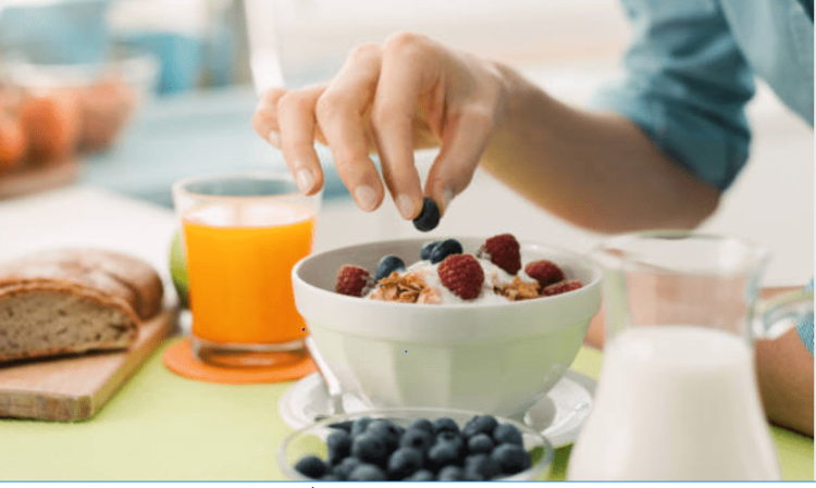 Nên chọn chế độ ăn kiêng low carb hay low fat để giảm cân hiệu quả?