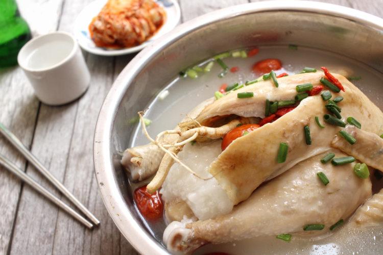 Sau sinh mổ có được ăn thịt gà? Sau sinh mổ bao lâu thì ăn được thịt gà? 
