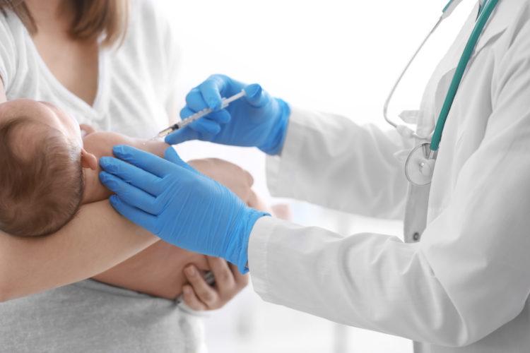 Cần biết gì về vấn đề tiêm phòng cho trẻ sinh non?