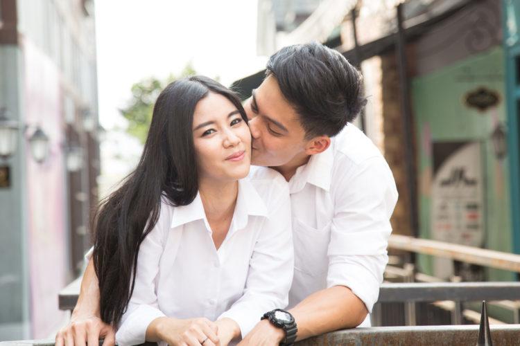 Ý nghĩa nụ hôn: 12 kiểu hôn phổ biến của đàn ông