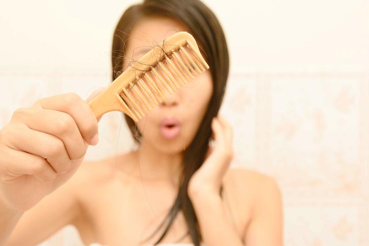 Những điều bạn cần biết về thuốc trị rụng tóc