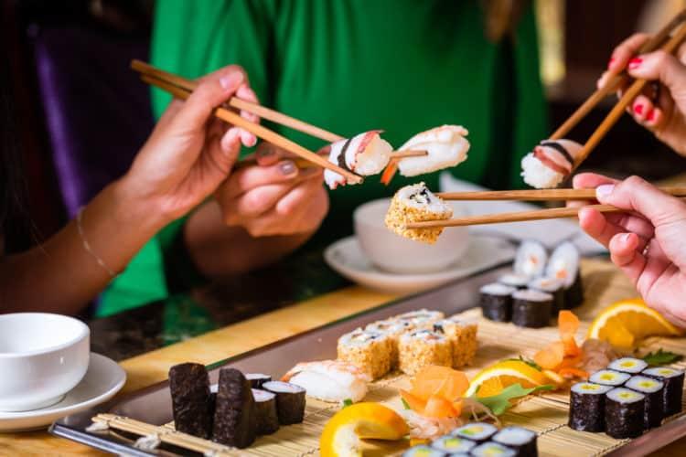 7-cach-an-sushi