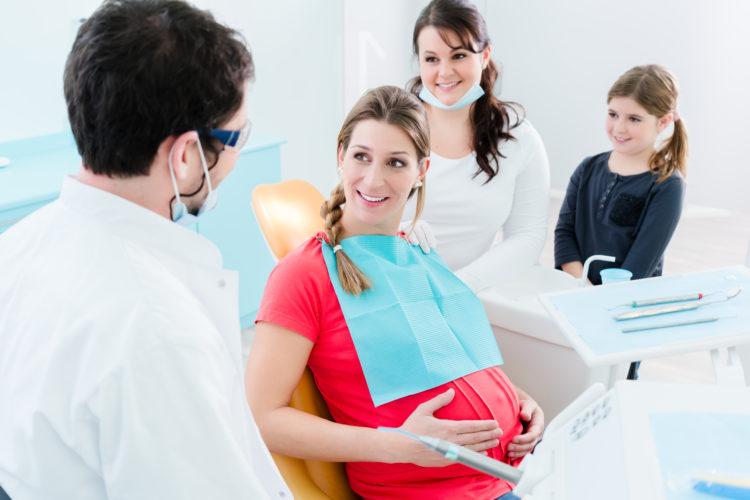 Chảy máu chân răng khi mang thai: Mẹ đã biết xử lý đúng cách, hiệu quả?
