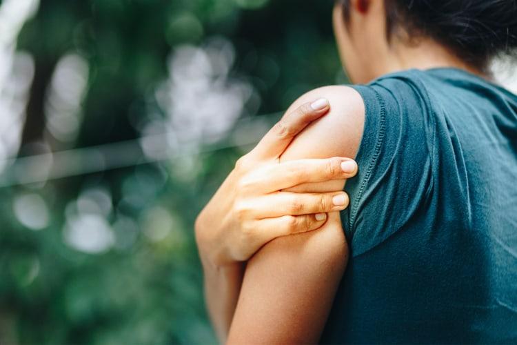 Đau bắp tay: Tại sao phải nhận biết để điều trị sớm?